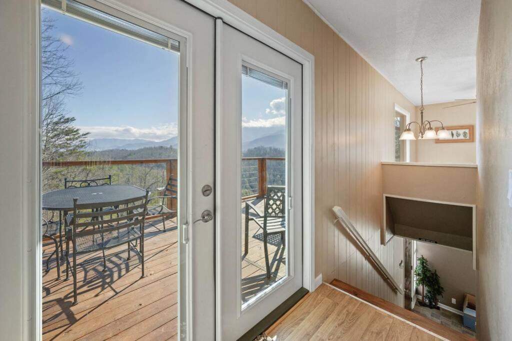 Happy Trails - Cobbly Nob Resort Home Gatlinburg Esterno foto