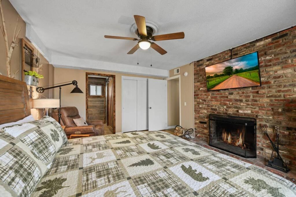 Happy Trails - Cobbly Nob Resort Home Gatlinburg Esterno foto