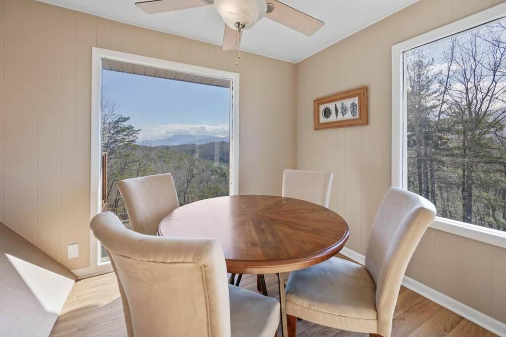 Happy Trails - Cobbly Nob Resort Home Gatlinburg Esterno foto